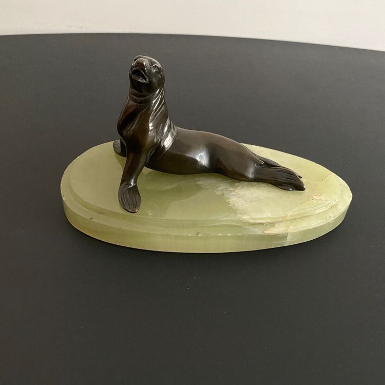 Sigillo in bronzo con patina marrone cioccolato Base in onice Art Déco 1930