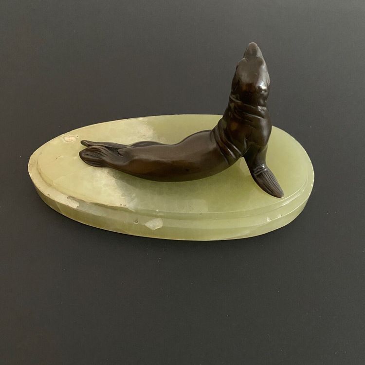 Sigillo in bronzo con patina marrone cioccolato Base in onice Art Déco 1930