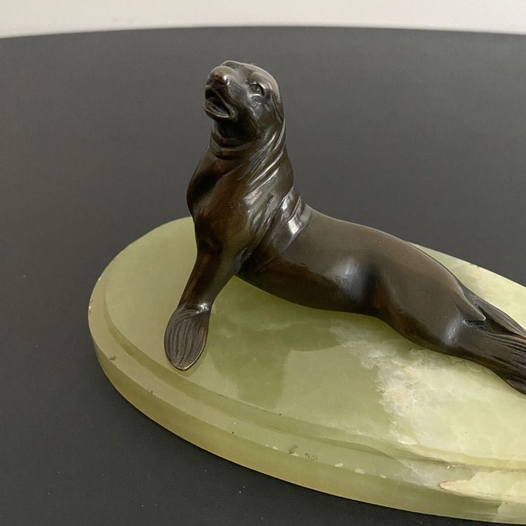 Sigillo in bronzo con patina marrone cioccolato Base in onice Art Déco 1930