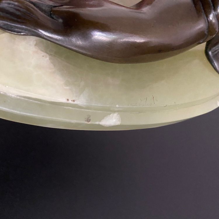 Sigillo in bronzo con patina marrone cioccolato Base in onice Art Déco 1930