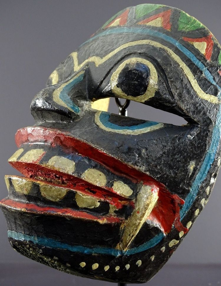 Indonesia, Java Island, Râmâyana Theater, Polychrome Wooden Raksasa Mask.