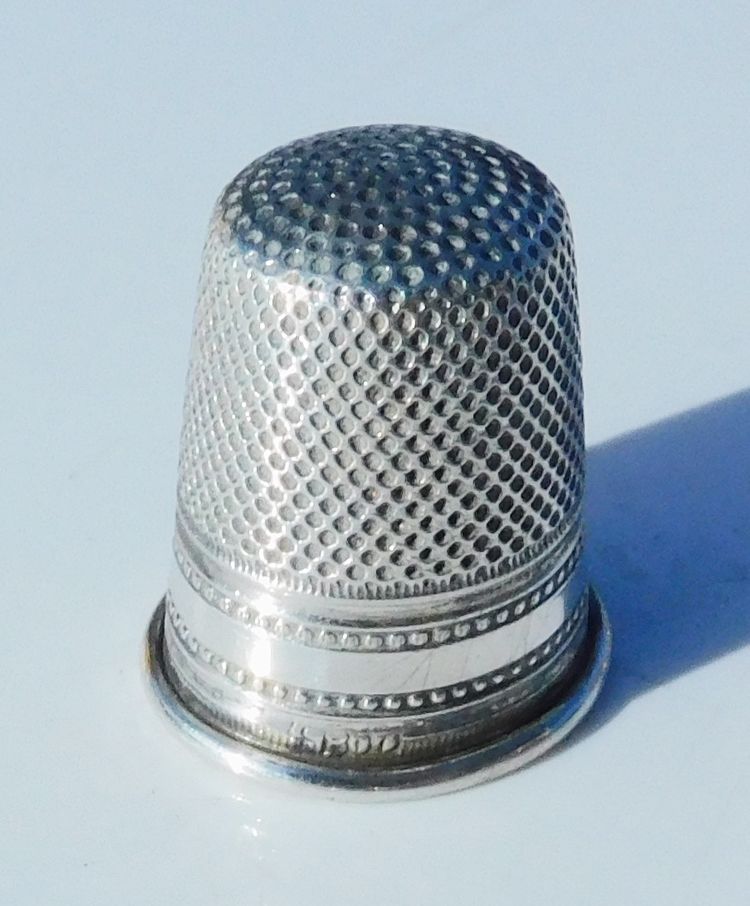 Small Box Sewing Kit Silver Vermeil Embroidery Scissors Thimble Case Needles