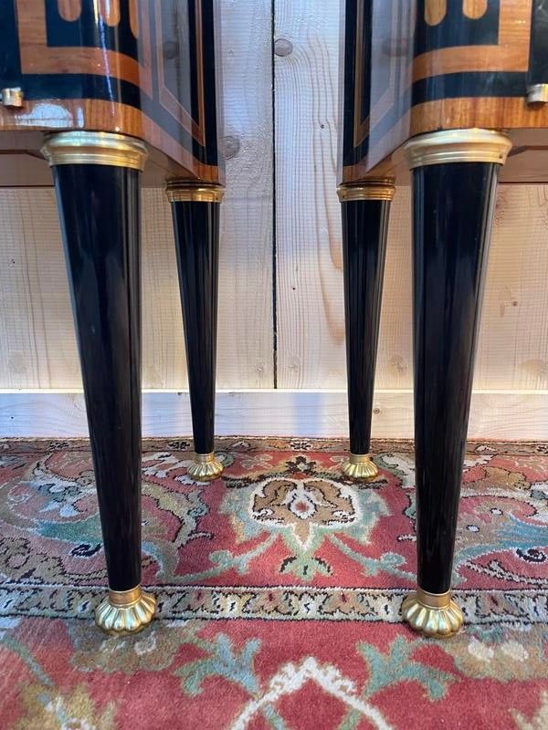 Paire de tables de chevets de style Louis XVI JANSEN
