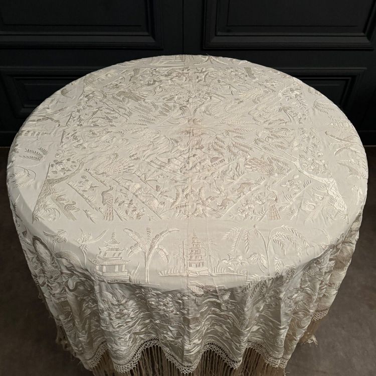 1900 Cina scialle tovaglia ricamata decorata con pagode, uccelli e fiori