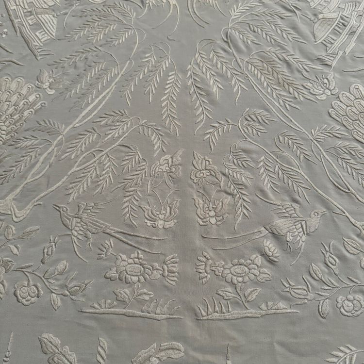1900 Cina scialle tovaglia ricamata decorata con pagode, uccelli e fiori