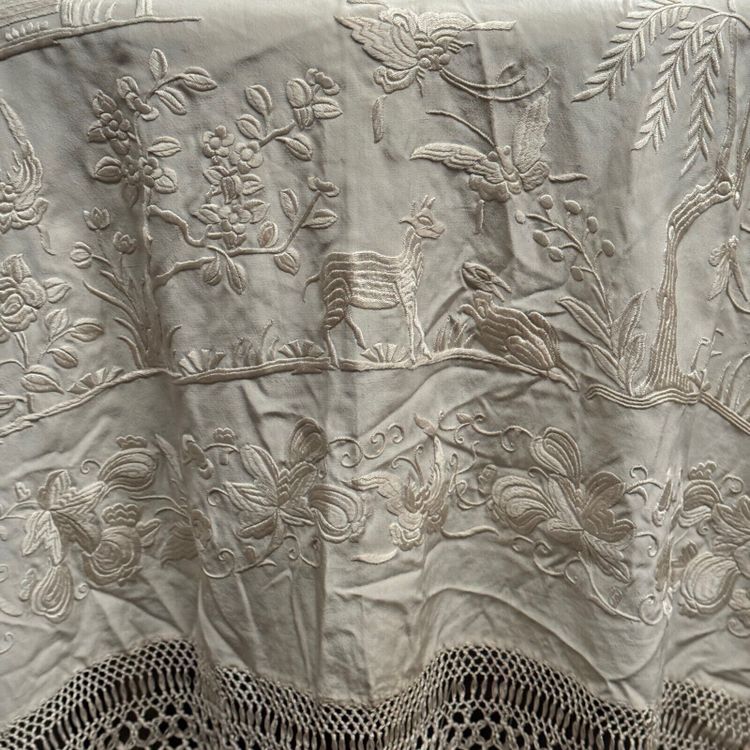 1900 Cina scialle tovaglia ricamata decorata con pagode, uccelli e fiori