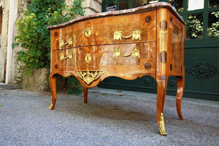 Cassettiera in intarsio di uccelli, Grenoble