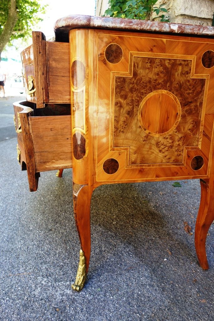 Cassettiera in intarsio di uccelli, Grenoble