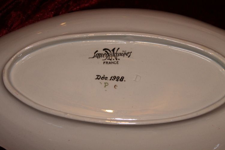 Sarreguemines earthenware dinner service with cornucopia décor from Rouen early 20th century