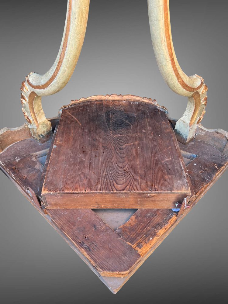CONSOLE D ANGLE DU XIXe DE STYLE LOUIS XV PEINTE ET DORÉE AVEC DESSUS BOIS