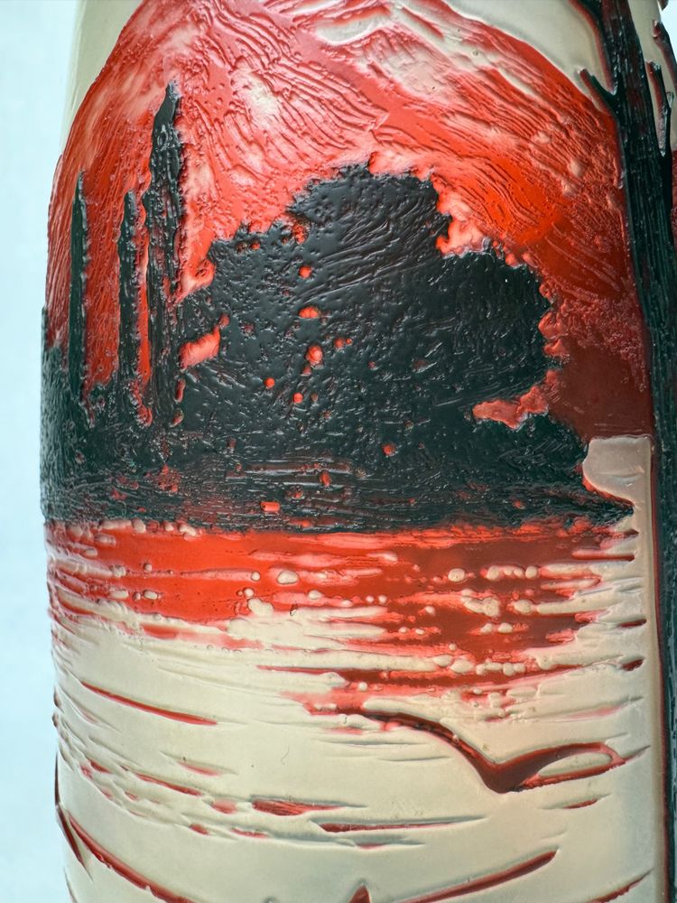 De Vez, vase with lake landscape design