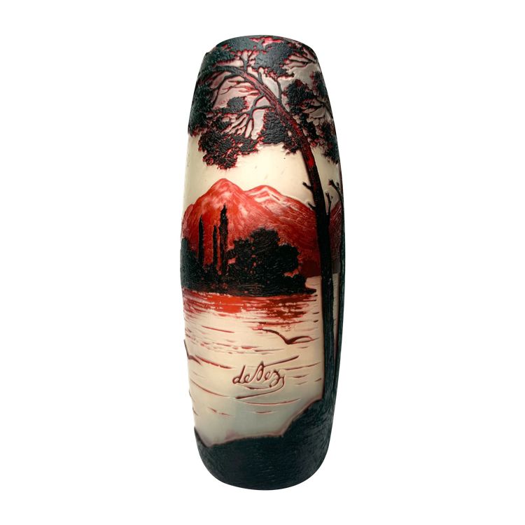 De Vez, vase with lake landscape design