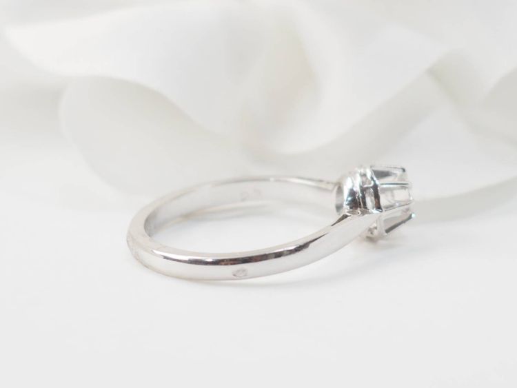 Solitaire in white gold and 0.23ct diamond