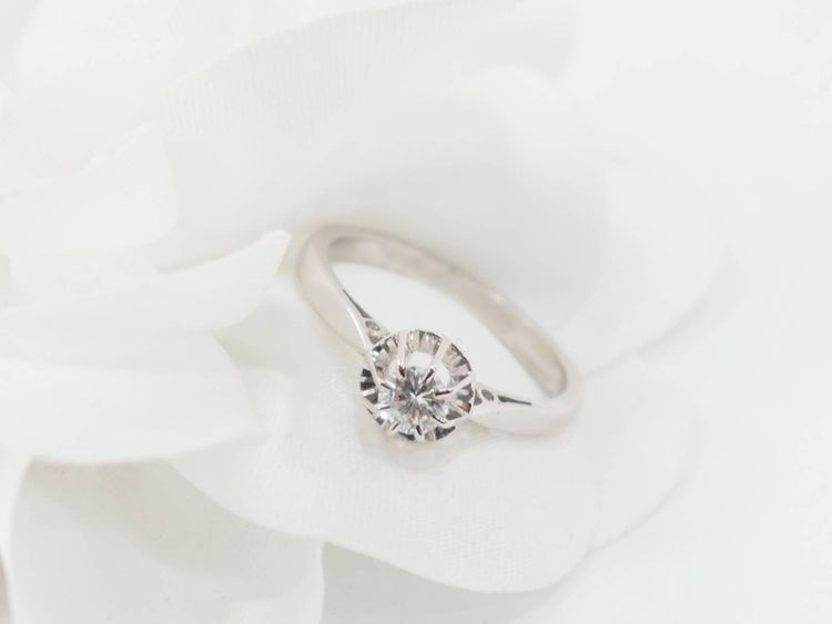 Solitaire in white gold and 0.23ct diamond