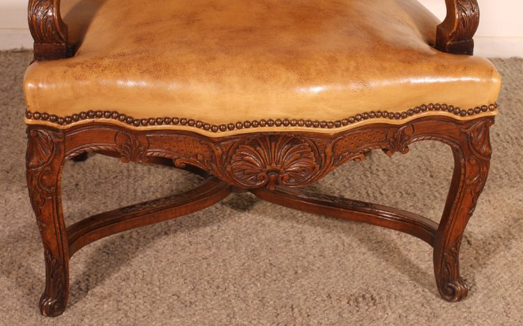 Regency Period Armchair In Walnut - 18th Century