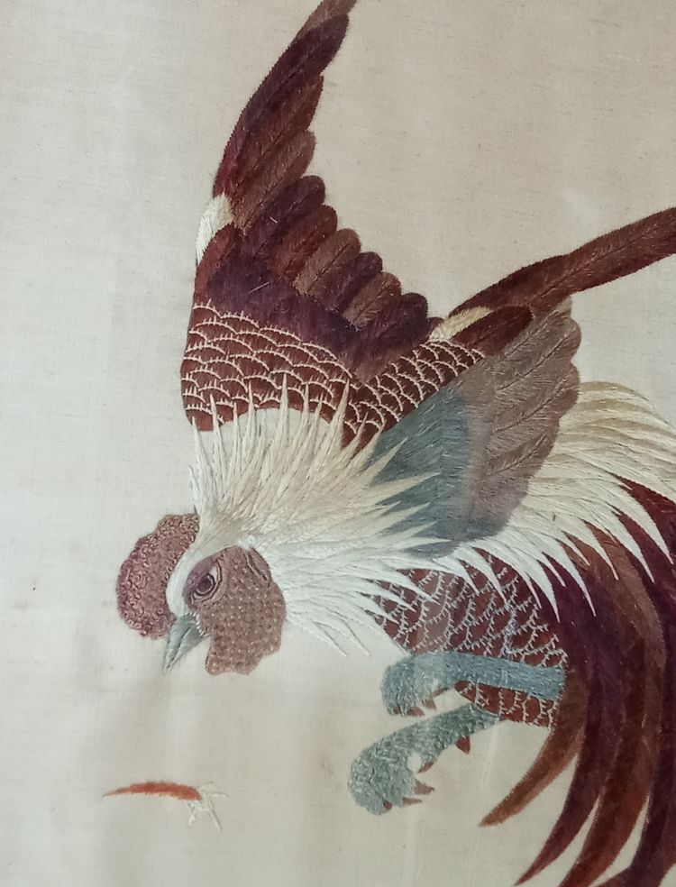 Alte asiatische Seidenstickerei Hahnenkampf
