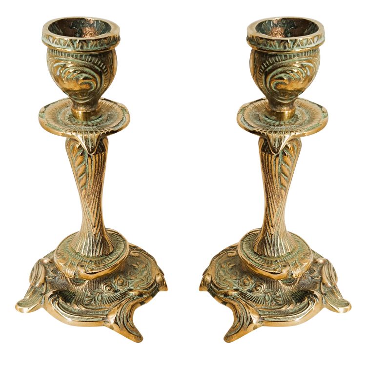 Pair of chased and gilt bronze candlesticks in the Louis XV style, early 20th century