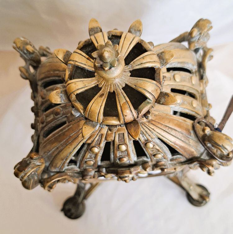 Louis XIV style bronze table clock with stamped movement (Chles Mt )