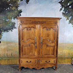 Au mobilier rustique